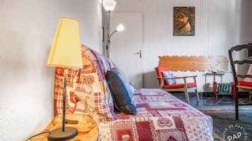 1 bedroom, iron/ironing board