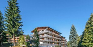 Exterior - Holiday Apartment 'Morzine 1000' with Mountain View & Balcony (Morzine)