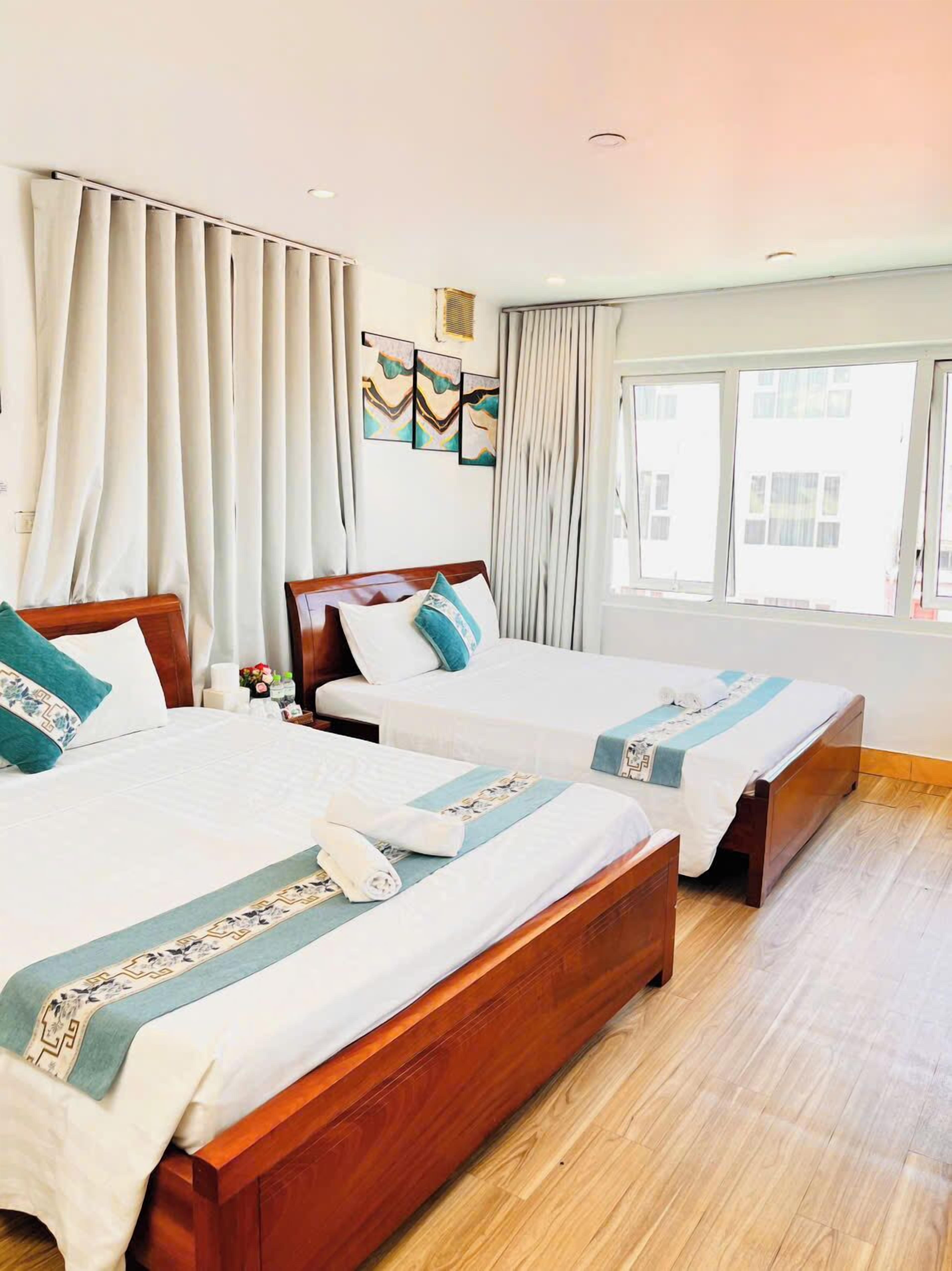 Suite, Balcony, City View | Premium bedding, memory-foam beds, desk, laptop workspace