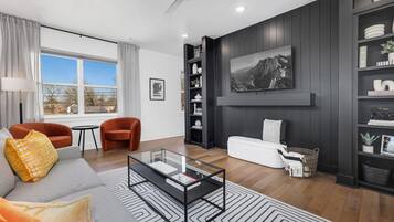 Téléviseur, bureau