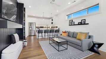 Téléviseur, bureau