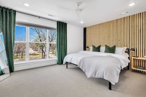 1 bedroom, desk, iron/ironing board, WiFi