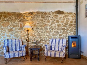 Interior - Chalet 'Casita Almendra - Can Elisa Tarbena' with Private Terrace and Wi-Fi (Tarbena)