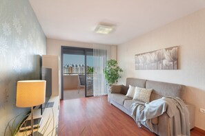 Living area - Vacation Home "Vista Paraiso" with Sea View, Shared Pool & Wi-Fi (Adeje)