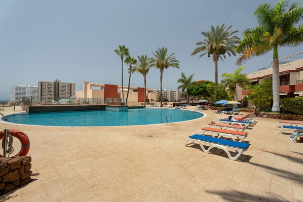 Pool - Vacation Home "Vista Paraiso" with Sea View, Shared Pool & Wi-Fi (Adeje)