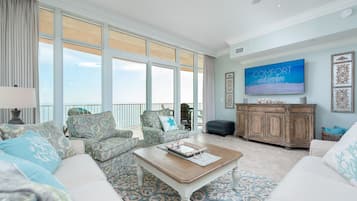 Condo, 4 Bedrooms | Living area