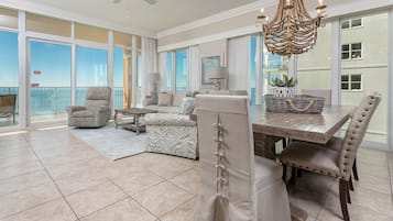 Condo, 4 Bedrooms | Dining