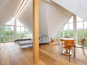 House | Dining - Blavand Garden Retreat: Tranquil Escape-by Traum (Blavand)
