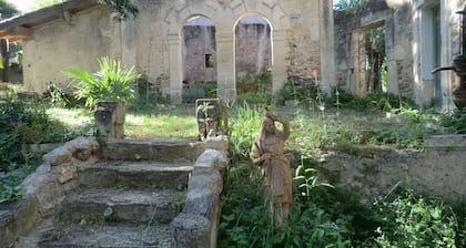 Ancient Manor House in Tiny Hamlet 1km from Rural Town