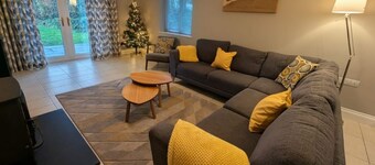 A Family Home Near Estuary & Llansteffan Castle