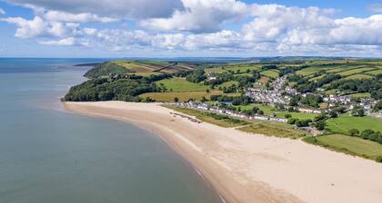 A Family Home Near Estuary & Llansteffan Castle