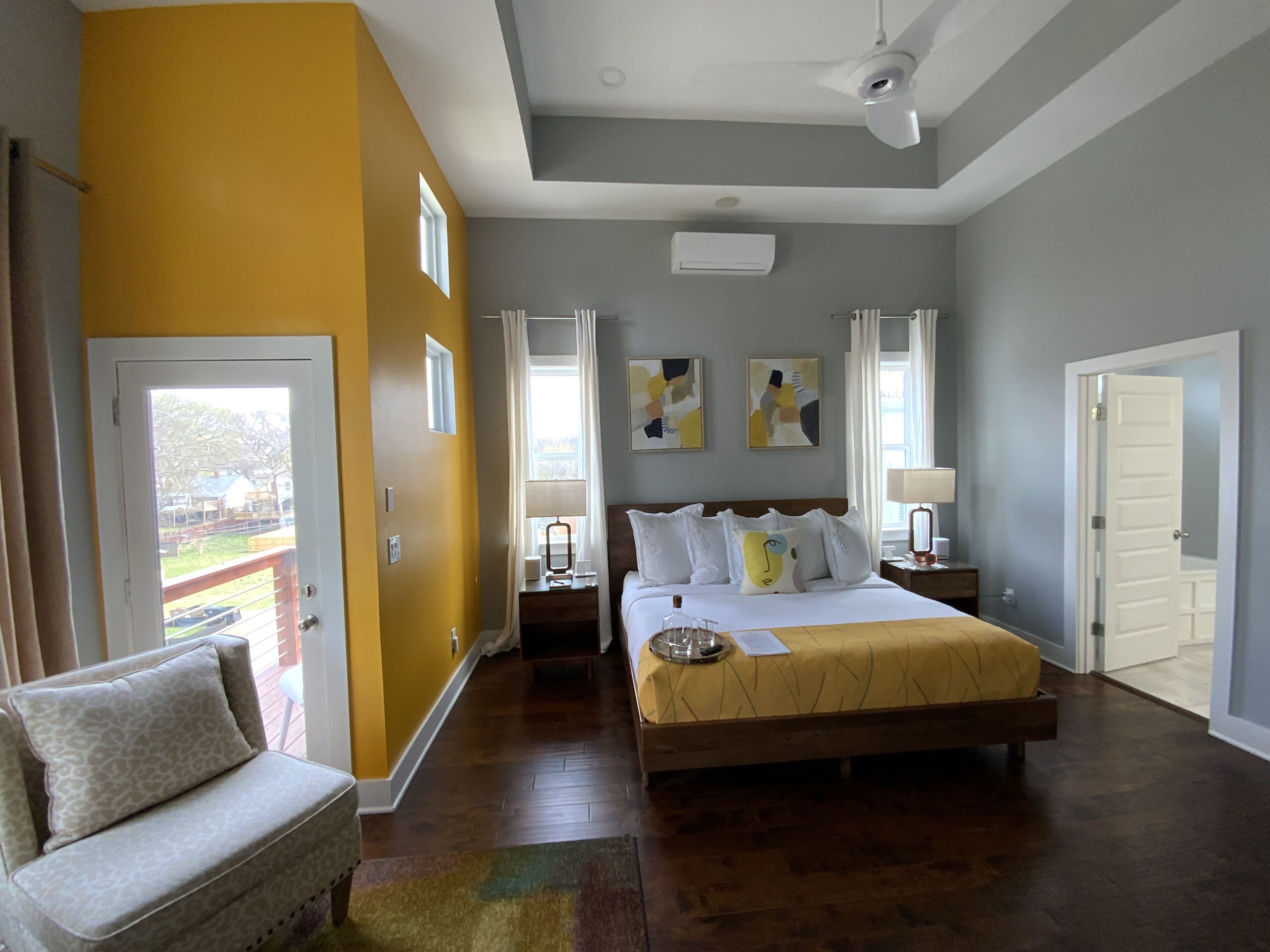  Stay in Style Where the Musicians Live 5-bed, 3-bedroom, 3-bath  