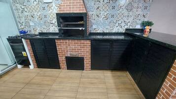 KylskÄp, ugn, spishÀll och mixer