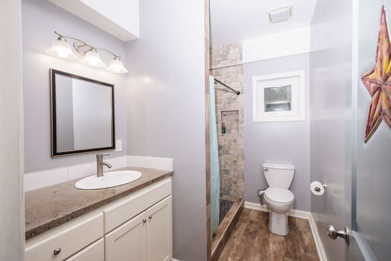 Regadera, amenidades de baño ecológicas, secadora de cabello, bidet 