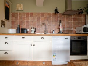 冰箱、微波炉、烤箱、洗碗机