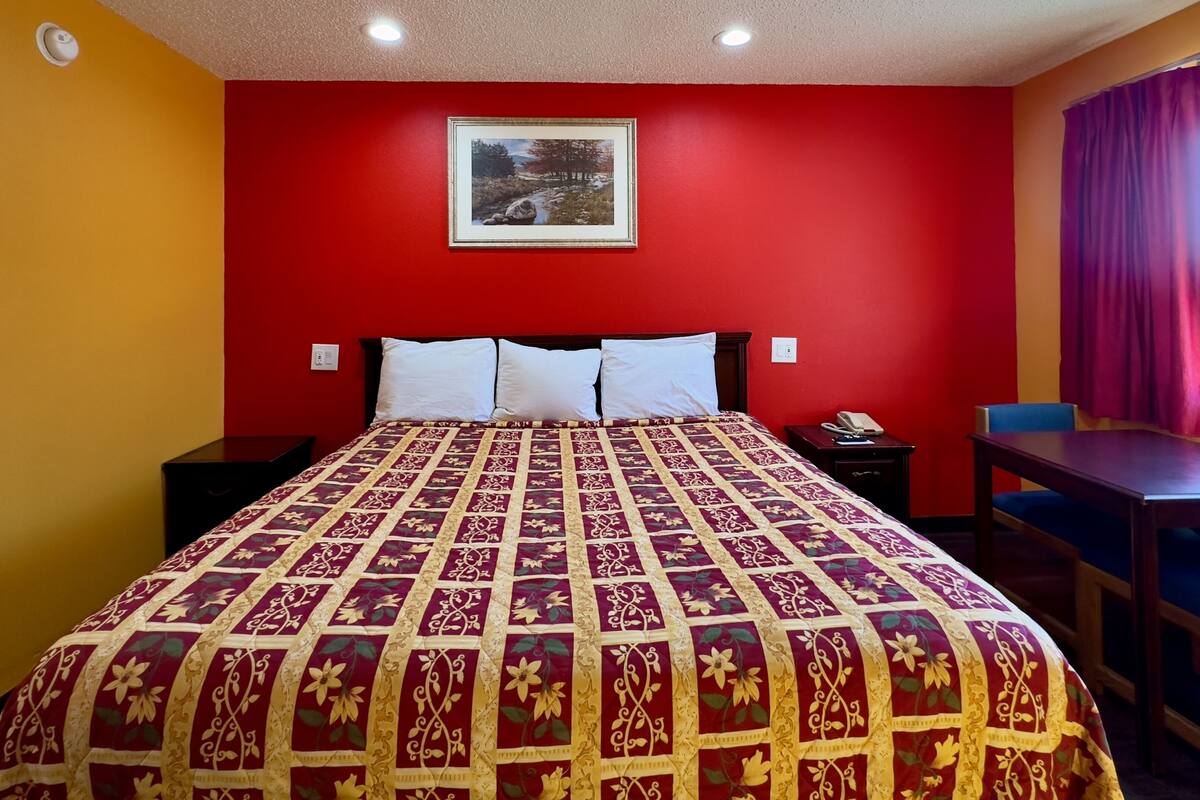 Razorback Inn Razorback Inn, Rogers: Hotel Reviews, Rooms & Prices | Hoteles.com