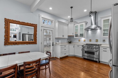 Luxuriously renovated house fit for royalty!