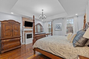 3 Schlafzimmer, Schreibtisch, Bügeleisen/Bügelbrett, kostenloses WLAN