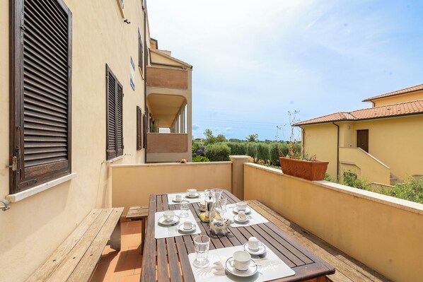 Family Apartment, Multiple Bedrooms, 2 Bathrooms (Casa di Allegra Terme di Venturina) | Balcony - Casa di Allegra Terme di Venturina (Campiglia Marittima)
