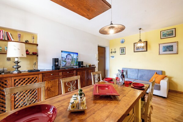 Familie appartement, 1 slaapkamer, 2 badkamers (Casa di Allegra Terme di Venturina) | Dineerruimte