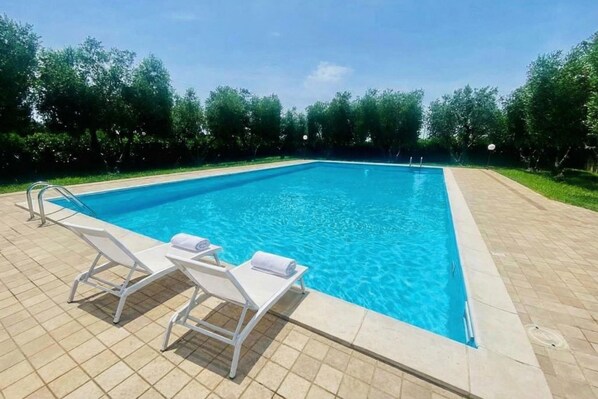 Piscina stagionale all'aperto