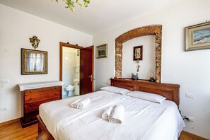 Perhehuoneisto, 1 makuuhuone, 2 kylpyhuonetta (Casa di Allegra Terme di Venturina) | 1 makuuhuone, silitysrauta/-lauta, ilmainen Wi-Fi, vuodevaatteet