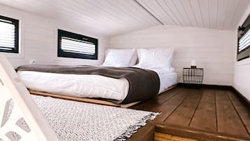 1 camera, una scrivania, Wi-Fi, lenzuola