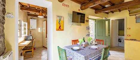 Family House, 2 Bedrooms, Mountainside (Beppe's House in Garfagnana) | Dining room