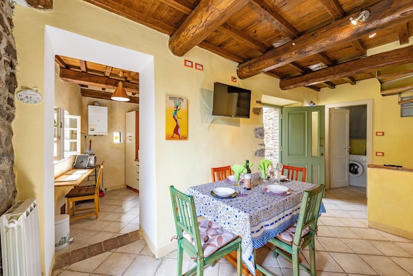 Family House, 2 Bedrooms, Mountainside (Beppe's House in Garfagnana) | Dining room