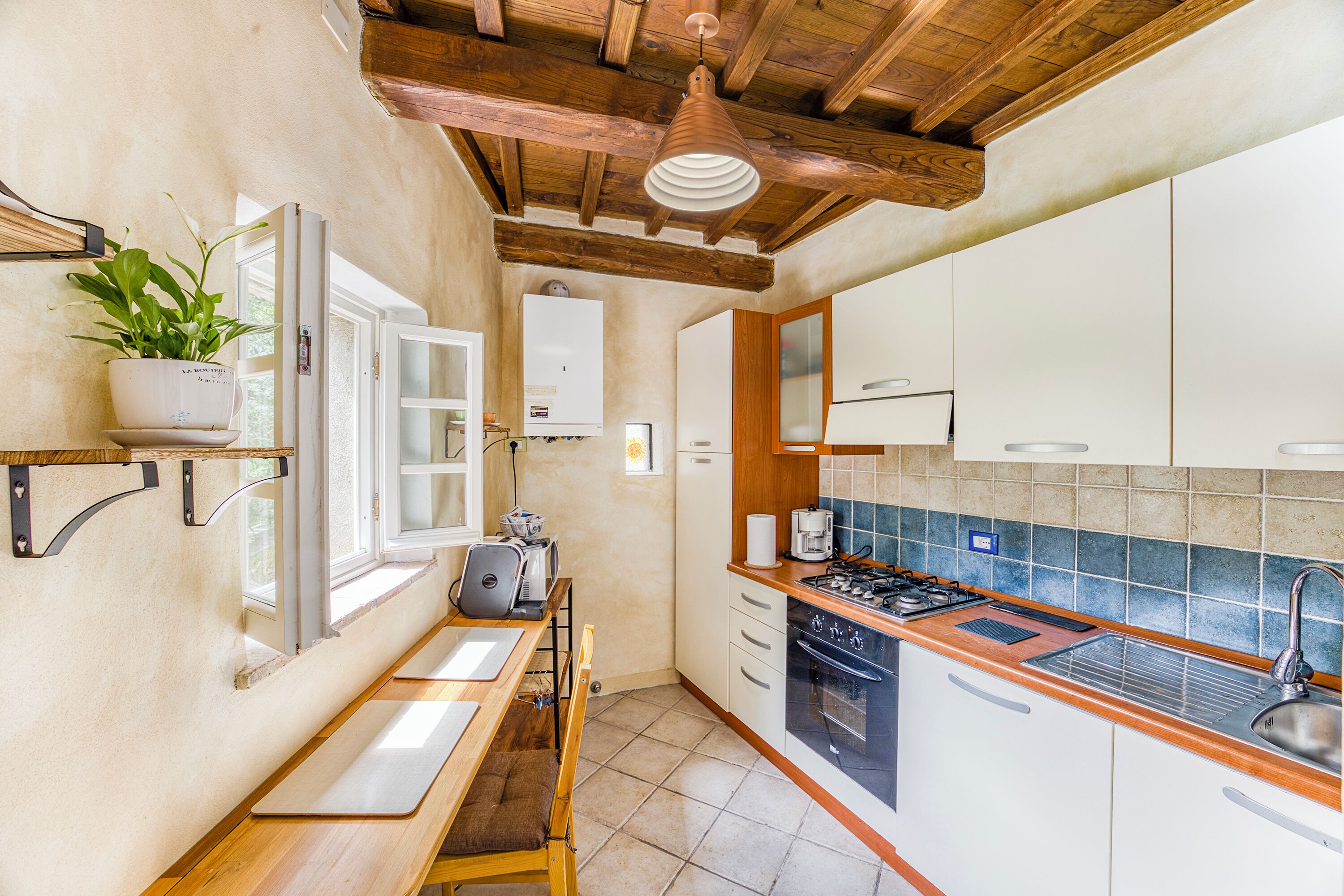 Rumah Keluarga, 2 kamar tidur, tepi gunung (Beppe's House in Garfagnana) | Dapur pribadi | Lemari es, microwave, oven, dan kompor