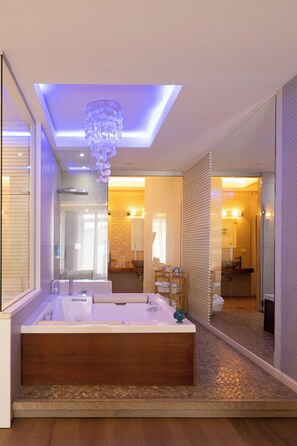 Superior Double Room | Private spa tub - Le Suite del Nostromo (Salerno)