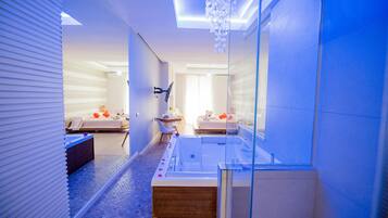 Bañera de hidromasaje privada