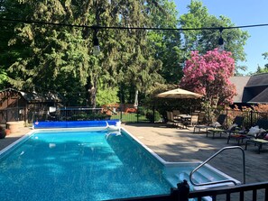 Et oppvarmet basseng