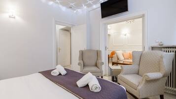 One-Bedroom Apartment Semi-Basement | Hypo-allergenic bedding, free WiFi