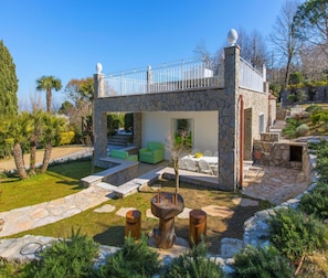 Casa, para fumadores | 10 habitaciones 