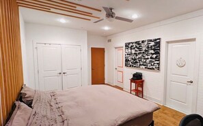 2 quartos, escrivaninha, Wi-Fi de cortesia, roupa de cama