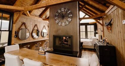 Modern ranch cabin at the base of the mountains!