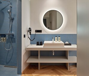Basic Studio | Bathroom