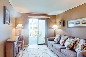 Televisión y chimenea 