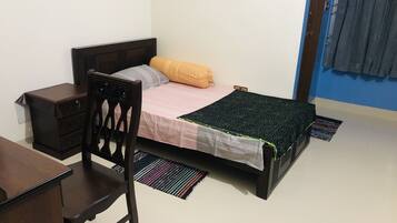 3 bedrooms, WiFi, bed sheets