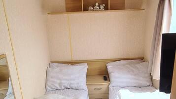 Chalet, Multiple Beds | 3 bedrooms, iron/ironing board