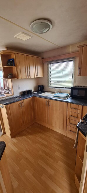 木屋, 多张床 | 私人厨房 | 冰箱、微波炉、烤箱、炉灶