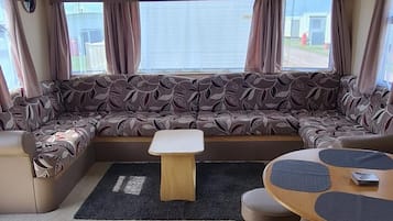 Chalet, varias camas | Interior