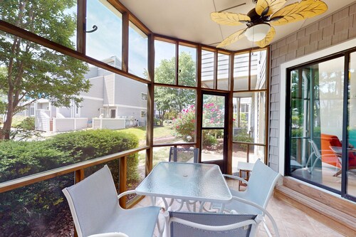 East of Sun condo with water-view patio, on-site pool & tennis - near beach