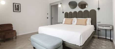 1 bedroom, in-room safe, individually decorated, individually furnished