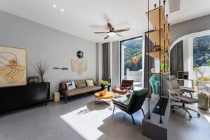 Unclassified image, 4 of 34, button - No. 73, Xiwuli · Moganshan French Light Luxury Courtyard Family-friendly Boutique Accommodation (Deqing)