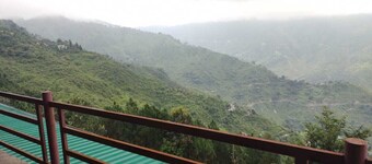 Green Zone Homestay | 4BD House | Cook & Garden