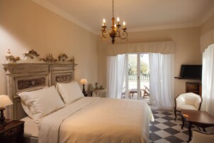 Caja de seguridad en la habitación, cortinas blackout y wifi gratis 