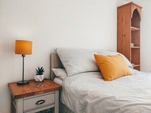 Free WiFi, bed sheets
