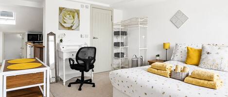 WiFi (free), bed sheets